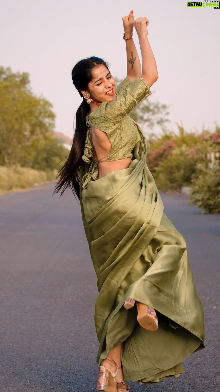 Anju Mor - 555.7K Likes - My personally favourite video😍
.
.
.
.
.
#anjumordance #anjumor #reelsinstagram #reelitfeelit #viral #trendingreels