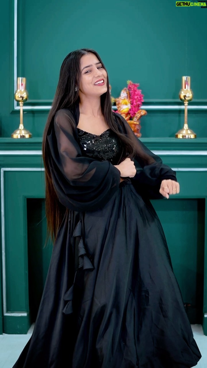 Anju Mor - 517.8K Likes - Hey kanchan in Black🖤wait for last setp🫣
.
.outfit @ticklingcollections 
.
.
#anjumordance #anjumor #reelsinstagram #reelitfeelit #hogatumsepyarakaun