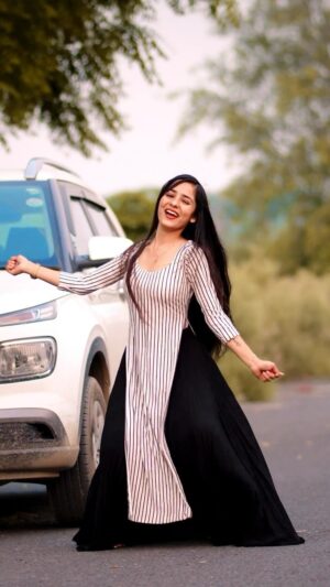 Anju Mor Instagram - Sapne mi to aati hun i know😜
.
.
.
.
.
.
#anjumordance #reelsinstagram #reelitfeelit #viral