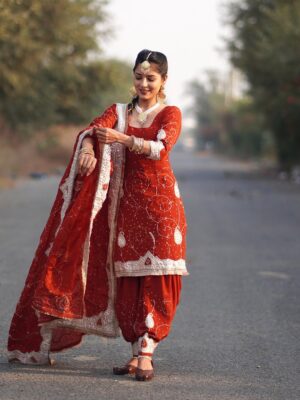 Anju Mor Instagram - Shudh Desi look😉
.
.
.
.
#anjumor #anjumordance #photo #photoshoot #instamood