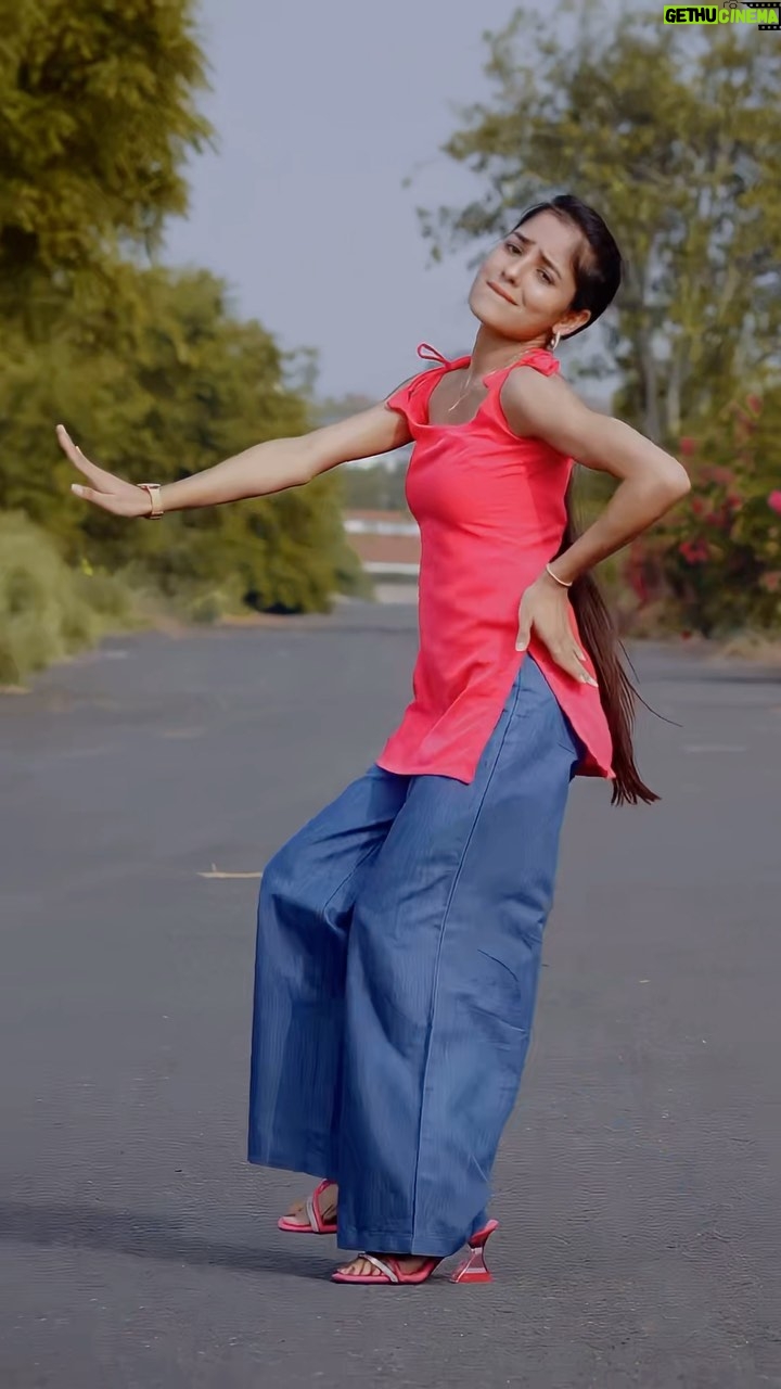 Anju Mor - 540K Likes - Guess song name😛
.
.
Beautiful kurti @shalu_odwal_designer 🌸
.
.
.
#anjumor #anjumordance #trending #viral #reelsinstagram #reelitfeelit