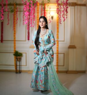 Anju Mor Instagram - Yes i Know i’m cute 🤓🫣
.
.
.
.
#anjumor #anjumordance #forypupage #explore #instagood #homeage #photoshoot #photooftheday #viral #post