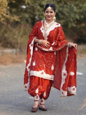 Anju Mor Instagram - Shudh Desi look😉
.
.
.
.
#anjumor #anjumordance #photo #photoshoot #instamood