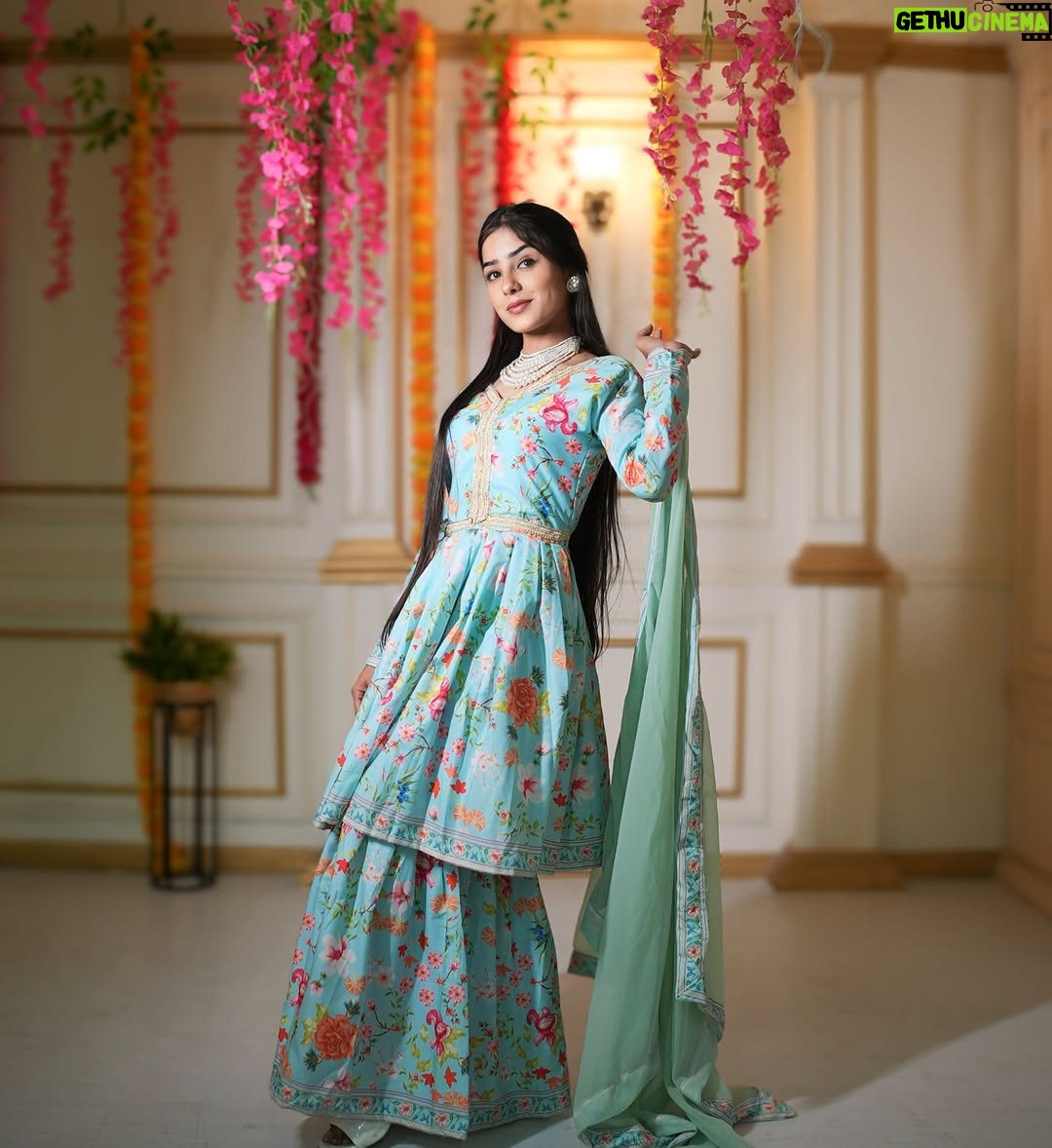 Anju Mor - 105.8K Likes - Yes i Know i’m cute 🤓🫣
.
.
.
.
#anjumor #anjumordance #forypupage #explore #instagood #homeage #photoshoot #photooftheday #viral #post
