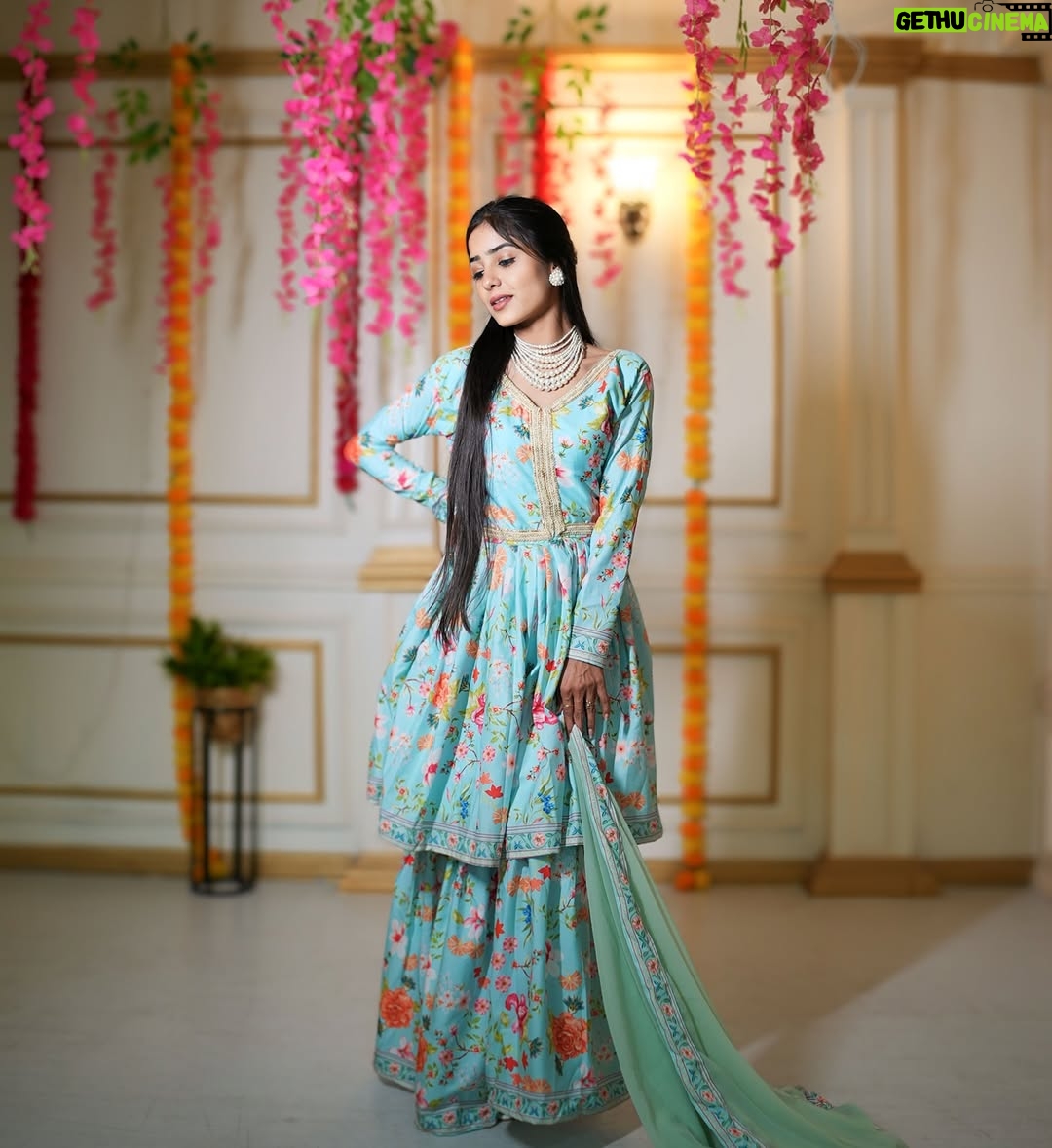 Anju Mor - 105.8K Likes - Yes i Know i’m cute 🤓🫣
.
.
.
.
#anjumor #anjumordance #forypupage #explore #instagood #homeage #photoshoot #photooftheday #viral #post