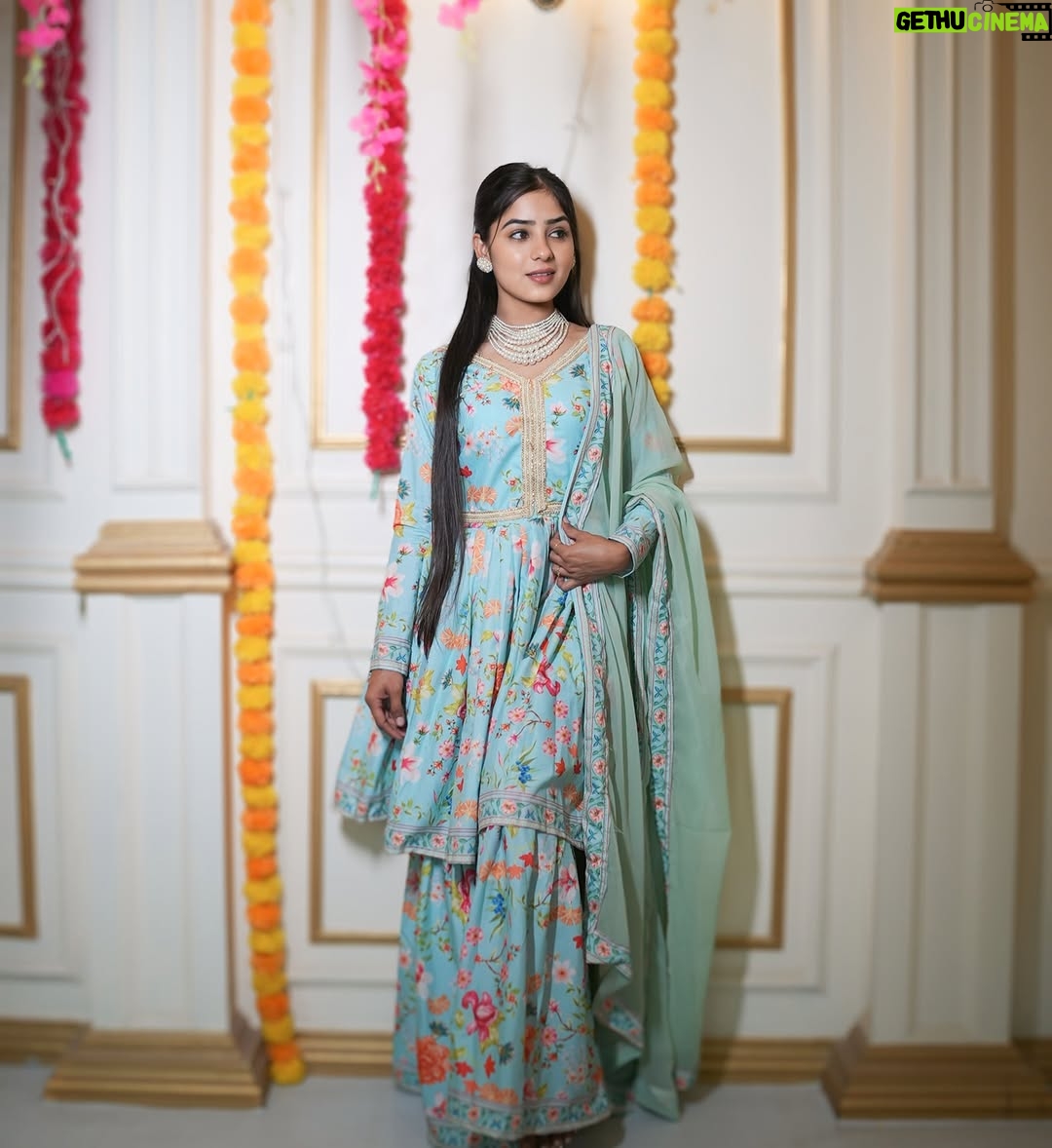 Anju Mor - 105.8K Likes - Yes i Know i’m cute 🤓🫣
.
.
.
.
#anjumor #anjumordance #forypupage #explore #instagood #homeage #photoshoot #photooftheday #viral #post