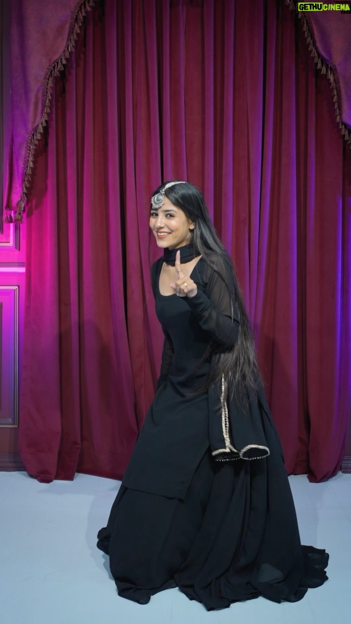 Anju Mor - 184.2K Likes - Sach hi to kahati thi🫣
.
.
outfit @ticklingcollections 
.
.
.
.
#anjumordance #anjumor #reelsvideo #reelsinstagram #reelitfeelit