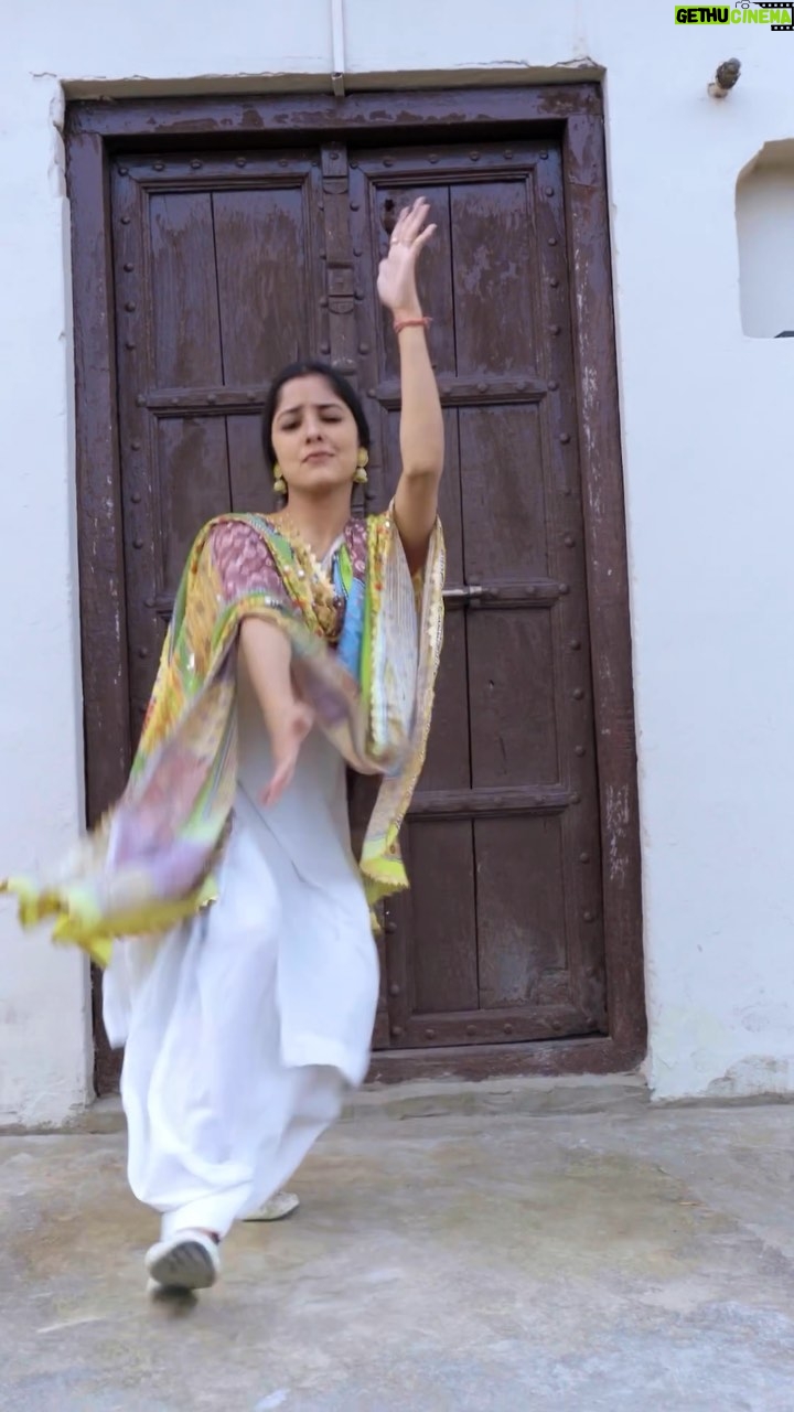 Anju Mor - 106.6K Likes - Punjabi song with punjabi look🌸
.
.
.
.
.
#anjumordance #anjumor #trendingreels #trendingsongs #reelsinstagram #reelitfeelit