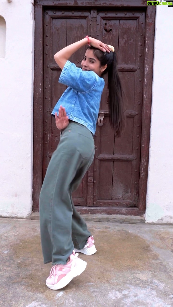 Anju Mor - 158.3K Likes - Am I late for this trend ?🥲
.
.
.
Dc - @umangshandilya ♥️🌸
.
.

.
#anjumordance #trendingreels #reelsinstagram