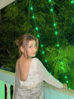 Ankeeta Mahato Instagram - 🦢