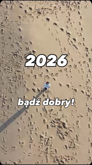 Anna Dereszowska Instagram - Niech nie będzie idealny. 🙈
Niech będzie dobry! ❤️

Wszystkiego dobrego dla Nas w 2026! ✨

#byebye2025