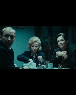 Anna Dereszowska Instagram - H E W E L I U S Z 
@netflixpl 

Serial zrealizowany z niezwykłym pietyzmem, dbałością o każdy detal, rozmachem realizacyjnym i wrażliwością podyktowaną troską o prawdziwych bohaterów tragedii z 1993 roku.

Bycie częścią tej historii (choć symboliczną) to dla mnie zaszczyt. Jestem ogromnie wdzięczna za zaproszenie do tego projektu.

Janku (@jan_holoubek ) – dziękuję za zaufanie, Twój spokój i uważność. Podziękowania dla reżyserki obsady, Żywii Kosińskiej-Wdowiak, oraz dla całej ekipy za profesjonalizm, serce i pasję. 🤍

Ukłony dla wszystkich aktorek i aktorów
 – Borys🙌 (@borys.szyc), Rózga🫶(@magdalena_rozczka), Michał Żurawski, Justyna Wasilewska (@justyna__wasilewska ), Konrad Eleryk (…) – za kreacje, które razem z historiami pozostałych bohaterów budują poruszający, wielowymiarowy obraz tamtych dni.

Serialowa pozycja obowiązkowa.

PS
Koniecznie zajrzyjcie na profil Macieja Maciejewskiego (—> @maciekmaciejewski_ ), który czuwał nad realizacją scen kaskaderskich. W jego materiałach zakulisowych naprawdę widać skalę, precyzję i ogrom pracy włożonej w ten projekt. 👌

___________________
📸pc @robert_palka