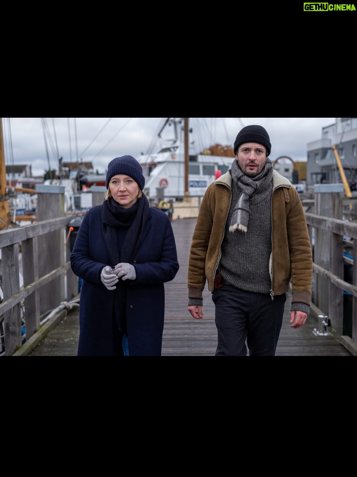 Anna Maria Mühe - 6.9K Likes - Ein besonderer Solo.
Es ist der 10. Fall und danach ist nichts mehr so wie es war.
Only Love for you all #camilljammal @peterxjordan @networkmovie @gunnarfuss @milenapfleidererbritschgi uvm
Schaltet ein,Montag 20:15 Uhr im ZDF oder jetzt schon in der Mediathek! @zdf.de 📸 @manju.de