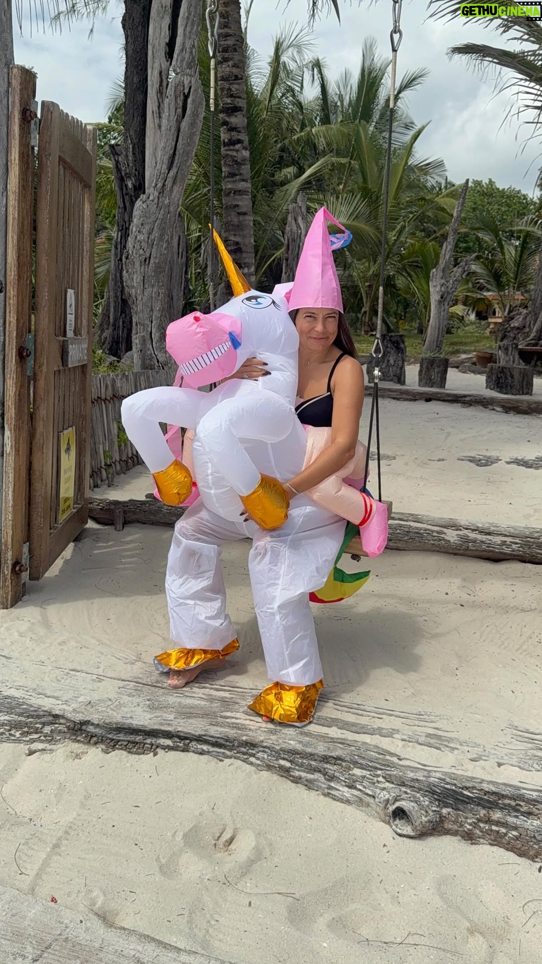 Anna Mucha - 4.9K Likes - … chyba już czas kończyć te wakacje 🦄 

@kubawons