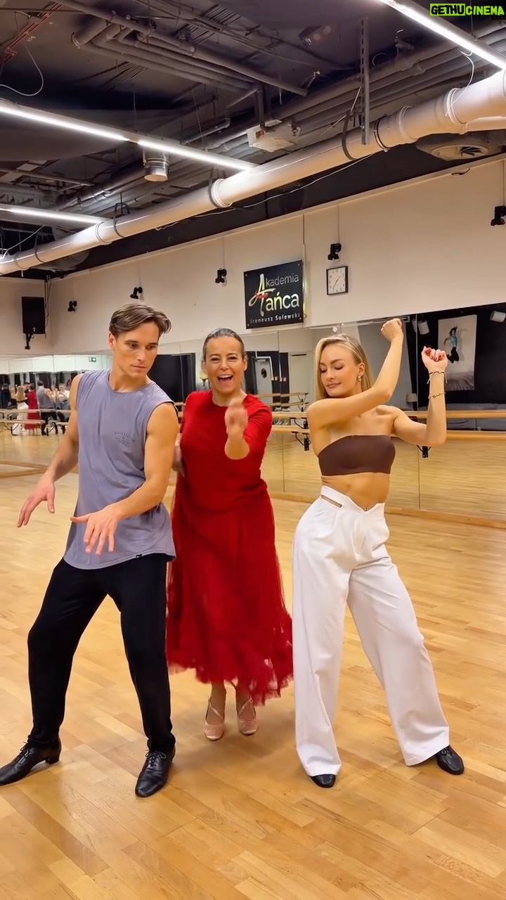 Anna Mucha - 29.2K Likes - Ania dołączyła do Maurycego i Sary! 💃 To trio to dopiero mieszanka wybuchowa 🔥 #tanieczgwiazdami