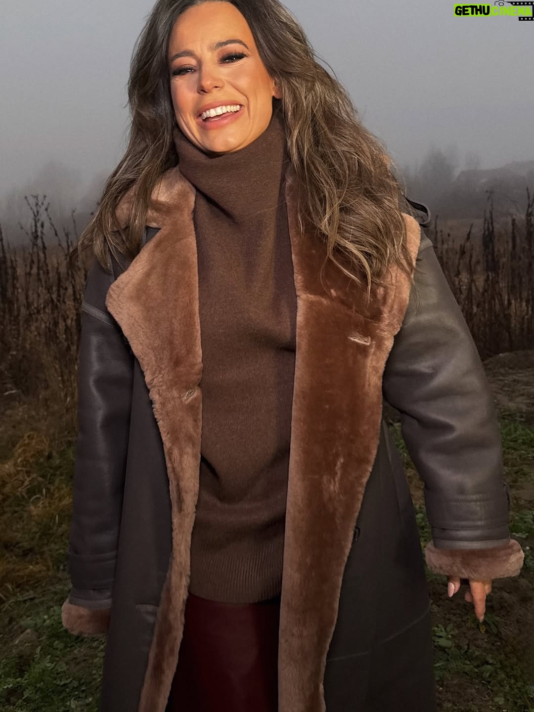 Anna Mucha - 22.1K Likes - marzenia są po to, żeby je spełniać!
Ja marzyłam o takim kożuchu! 
serio! św. Mikołaju! Ja już! Dziękuję 

To nie jest współpraca! to czysty zachwyt @rhenium.store ♥️😍