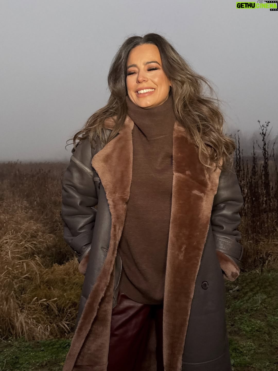 Anna Mucha - 22.1K Likes - marzenia są po to, żeby je spełniać!
Ja marzyłam o takim kożuchu! 
serio! św. Mikołaju! Ja już! Dziękuję 

To nie jest współpraca! to czysty zachwyt @rhenium.store ♥️😍
