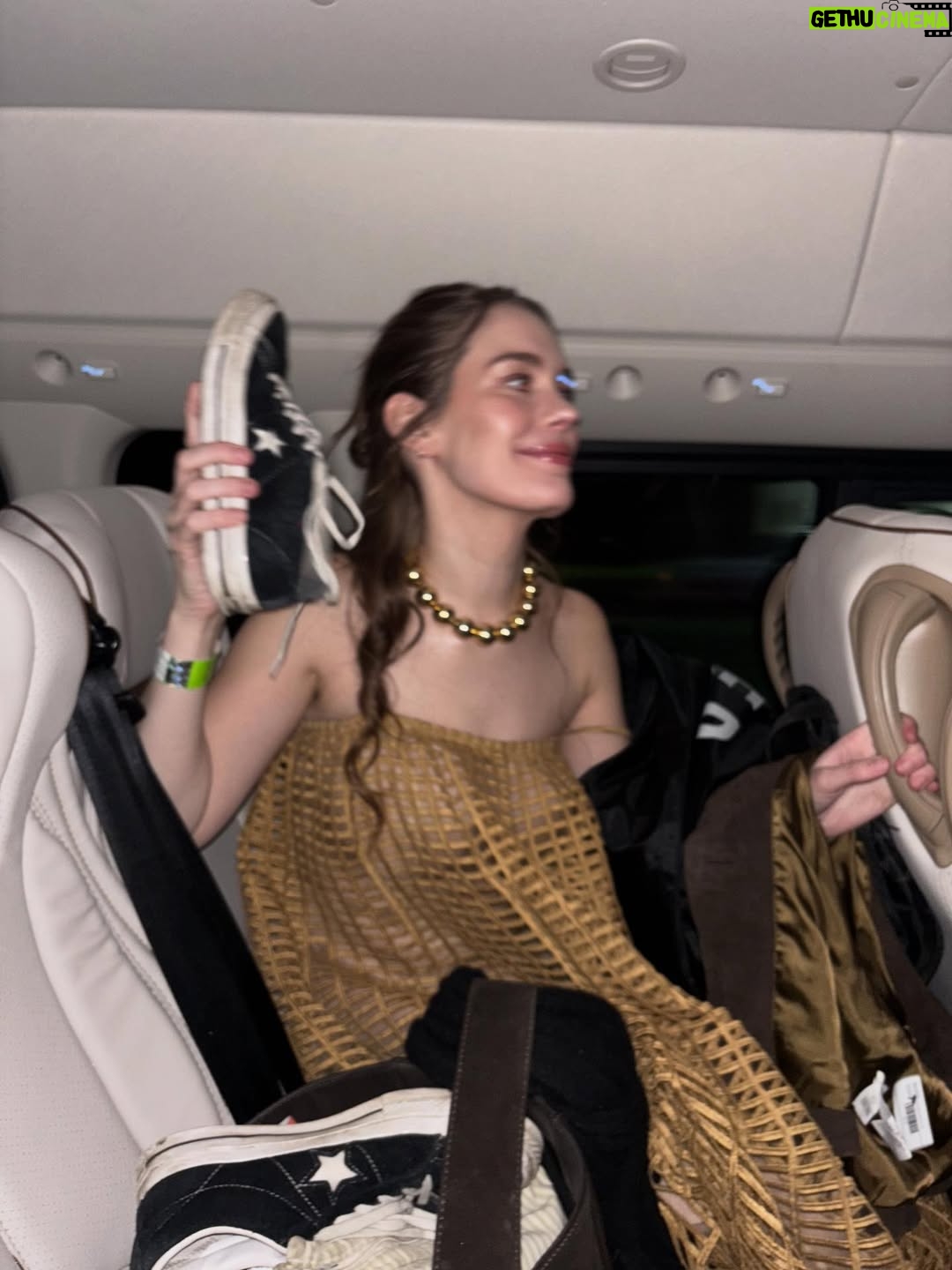 Anna of the North - 8.6K Likes - Anna Kardashian. Thanks for having me @glamourmexico women of the year <3 Also my new song No one knows you better out now. 

Dress: @simorraofficial 
Necklace: @iconique.jewels 
Makeup: @alanamelina 
Hair: @diegoltorre 
Styling: @steponfashion 
Body covering: @ellaz____ 
💘 Thanks for making me beaut