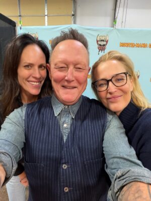 Annabeth Gish Instagram - Pure joy
@annabeth_gish & @gilliana ā¤ļø
#xfiles