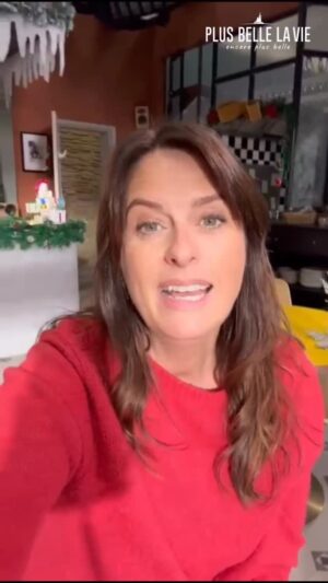 Anne Décis Instagram - 👀🎁 Quel a été le pire cadeau de Noël d’Anne Décis, alias Luna Torres ? Mais aussi le plus beau ?
👉 Réponses 🎄✨ #PBLVencoreplusbelle