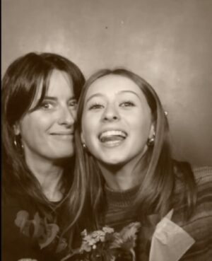 Anne Décis Instagram - Happy 16 my tremendous girl !! 🩷🐾
Love U 🔥
#Margot #maphilosophieàmoi