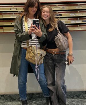 Anne Décis Instagram - Happy 16 my tremendous girl !! 🩷🐾
Love U 🔥

#Margot #maphilosophieàmoi