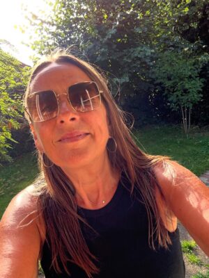 Anne Hjernøe Instagram - Sådan en sommerfredag hvor man både når at træne 🏋🏻‍♂️ være til fødselsdag med familien🥰 cykle 🚲rundt om en sø og man stadig har en uges ferie tilbage som bliver fyldt med gode mennesker❤️