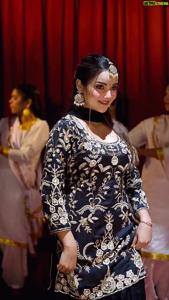 Annie Rana - 16.6K Likes - Mukhda Vekh ke Mar Gya Ni 🥰♥️
.
.
#mukhdadekhke #surjitbindrakhia #oldpunjabisong #punjabimodel #annierana
