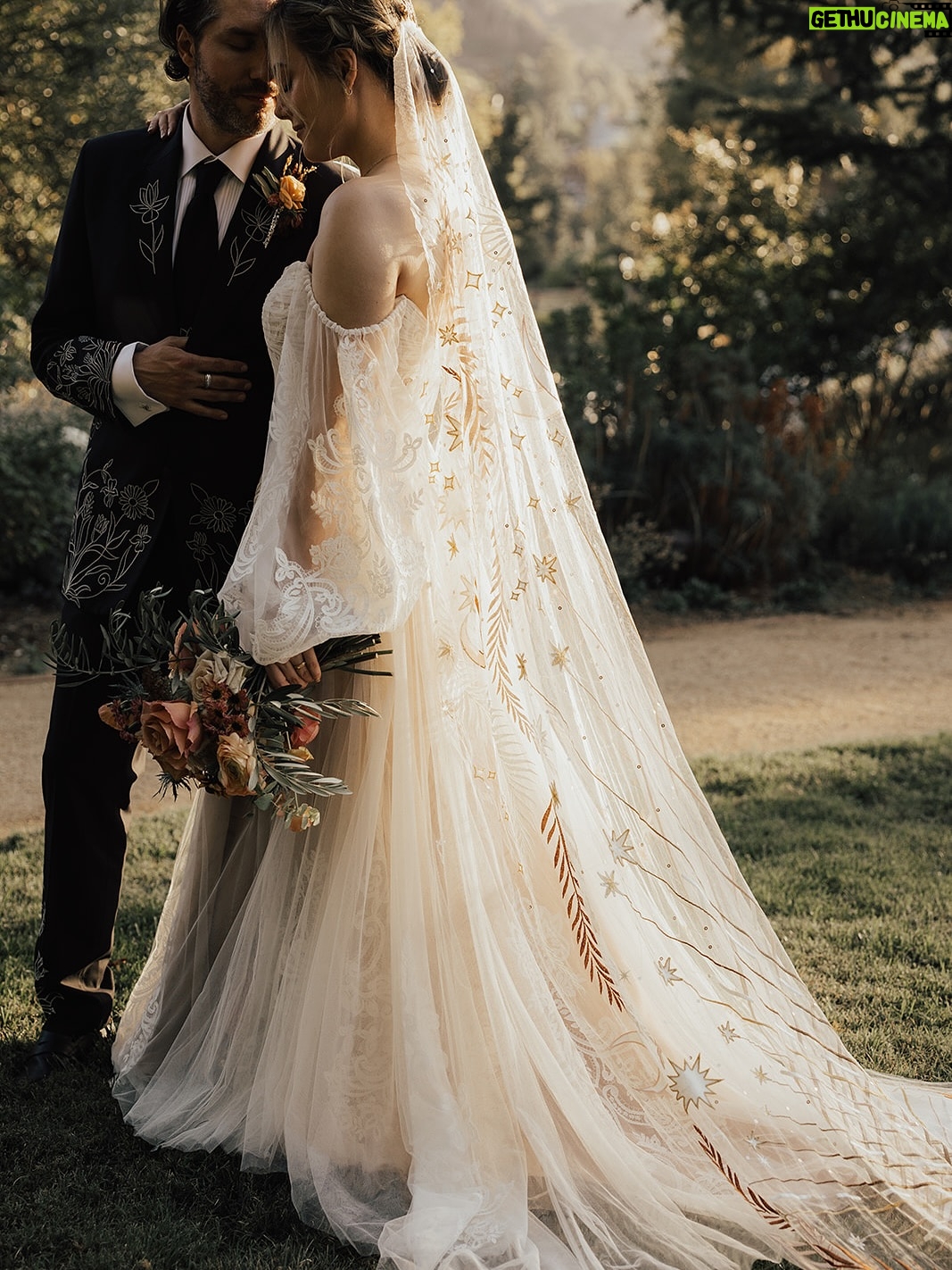 Annika Noelle - 16K Likes - A Ceremony at High Moon 🌖 10.05.25
