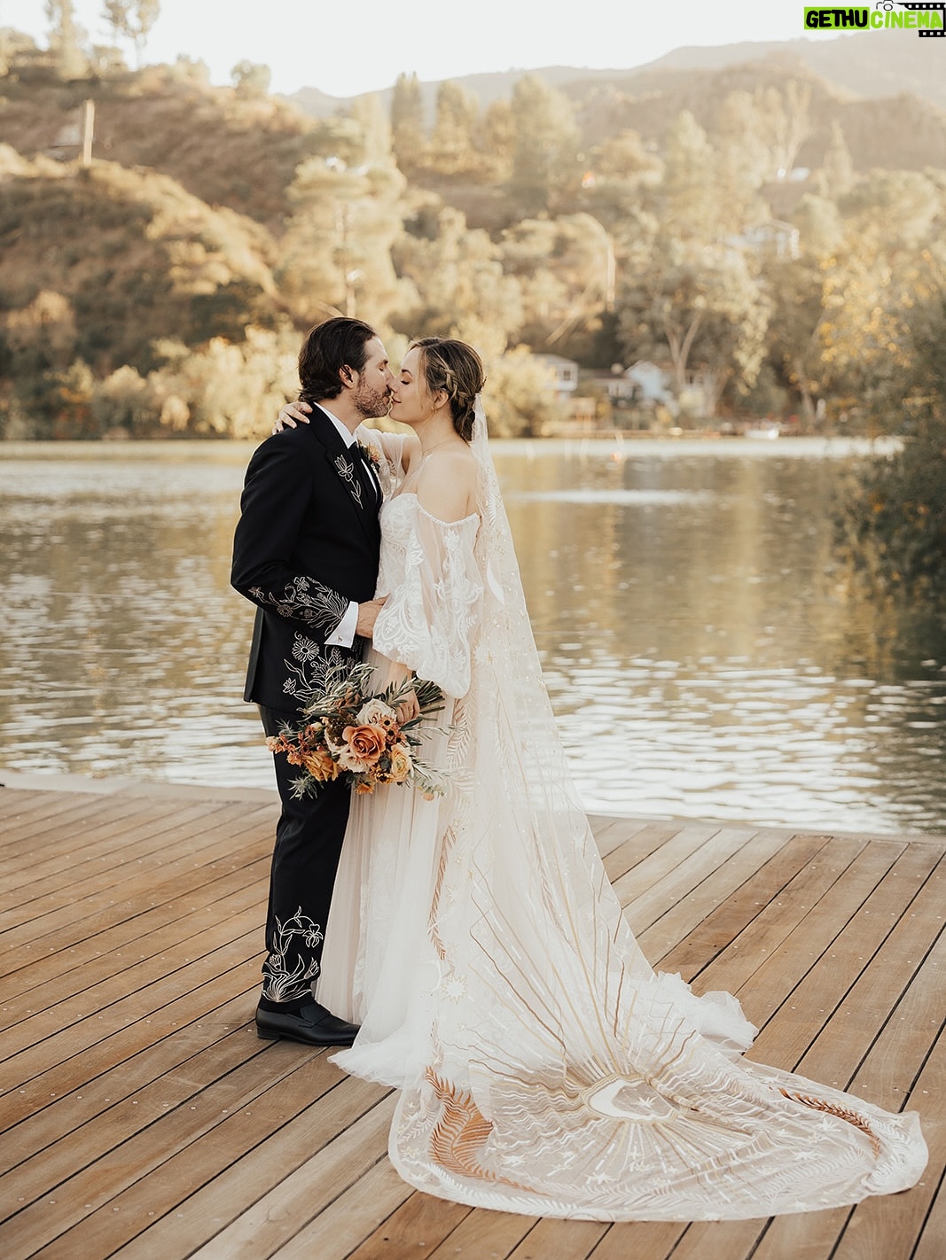 Annika Noelle - 16K Likes - A Ceremony at High Moon 🌖 10.05.25