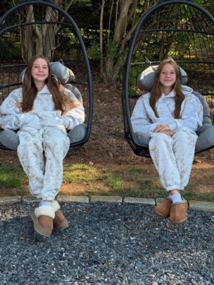 Anniston Price Instagram - @comfrt has the perfect fall essentials for lounging or play! Get 15% off your purchase with our code: Link is in our bio!