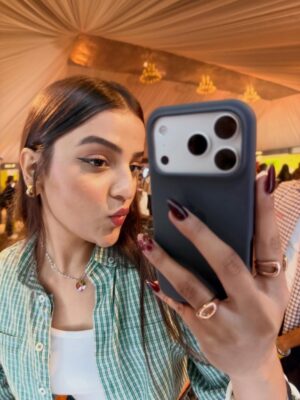 Annu Sood Instagram - DAY WITH @snapchat ✨