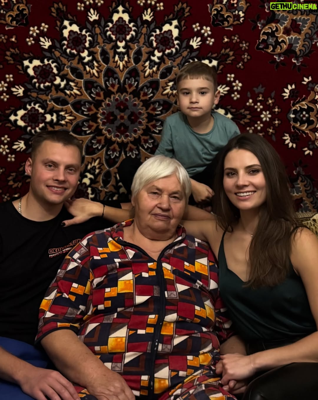 Antonina Khyzhniak - 42.9K Likes - Братику, з днем народження 🥳🎁
Ти народився в розпал зими❄️, я — літа🌞
Тож дитинство пройшло в боротьбі двох стихій ⚡️🙈

Але найголовніше, що нам вистачило розуму і терпіння побудувати заново наші стосунки 🥹🥹🥹🫂🫂🫂

Я пишаюсь твоєю цілеспрямованістю, твоїми досягненнями, ти багато в чому новатор в нашій сімʼї!!! 

ТИ — мій головний подарунок від батьків 🥰🥰🥰 
Дякую тобі за ТЕБЕ 🥹🫂🫂🫂

P.S. Останні два фото про стабільність в бабусиній квартирі, цей килим на стіні здається вічний 😂
