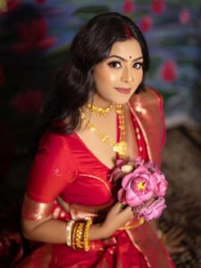 Actress Anushka Goswami HD Photos and Wallpapers September 2025