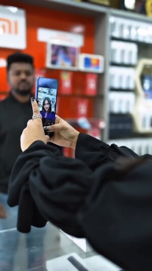 Anushka Sutar Instagram - Task konta hi aso, Winner tar tharlela aahe... Redmi 15 5G! 🥰
✅ Royale Design
✅ 6000mAh Battery
✅ Segment’s Largest & Smoothest Display
✅ 50MP AI Dual Camera
Because in 2026, there’s only one boss, #2026KaBigBoss.
#Redmi15C5G #NoDramaOnlyPerformance #PhoneGoals #DailyHustle XiaomiIndia Kolhapur
