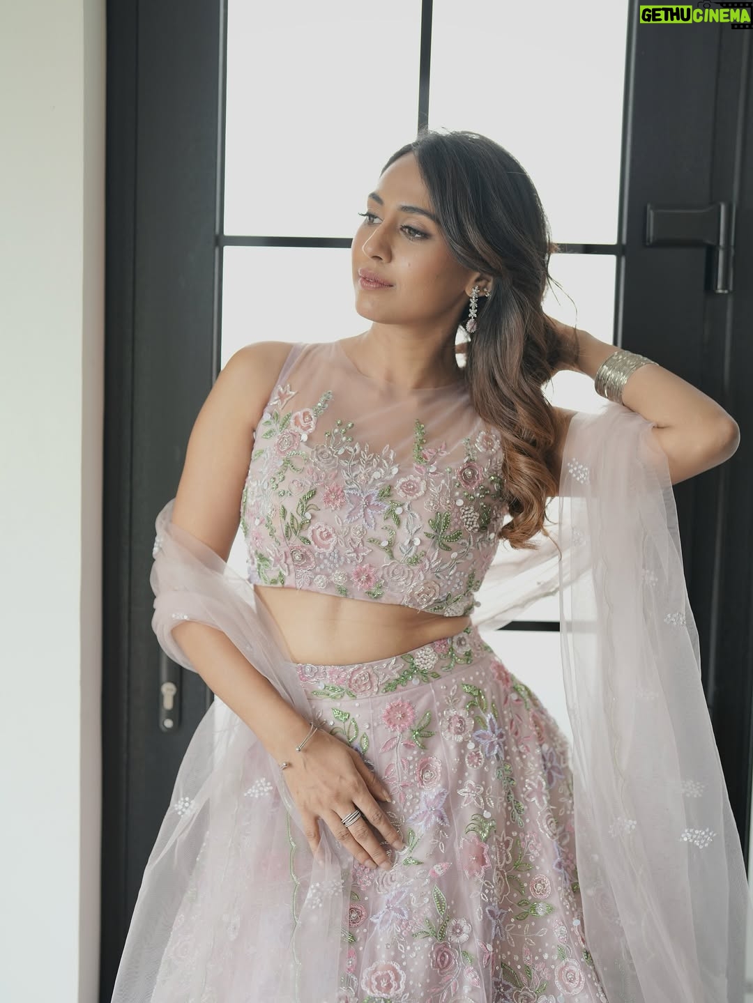 Aparna Vinod - 4.2K Likes - ✨If found please return to disney 

Outfit: @indrasdesigns @enchanting_indras_designs 
Photography: @emmanuelcharlyphotography 
MUA: @lushandluxbyak 
Stylist: @devi_sreenath
Jewellery: @indras_fine_jewellers 

#photoshoot #bridallehanga #lehanga #model #weddinglehanga #malayali