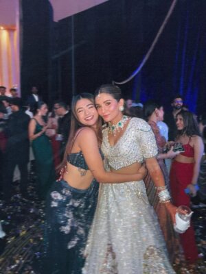 Apoorva Instagram - only dard no disco 🥰
Stylist - @styledbymannat 
Outfit - @dollyjstudio 
Earrings & hand stack - @mozaati
Rings - @mozaati @indinoorjewellery 
Heels- @aldo_shoes 
Bag - @forevernoor.india @ascend.rohank
makeup @pragya_mua