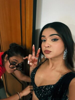 Apoorva Instagram - only dard no disco 🥰
Stylist - @styledbymannat 
Outfit - @dollyjstudio 
Earrings & hand stack - @mozaati
Rings - @mozaati @indinoorjewellery 
Heels- @aldo_shoes 
Bag - @forevernoor.india @ascend.rohank
makeup @pragya_mua