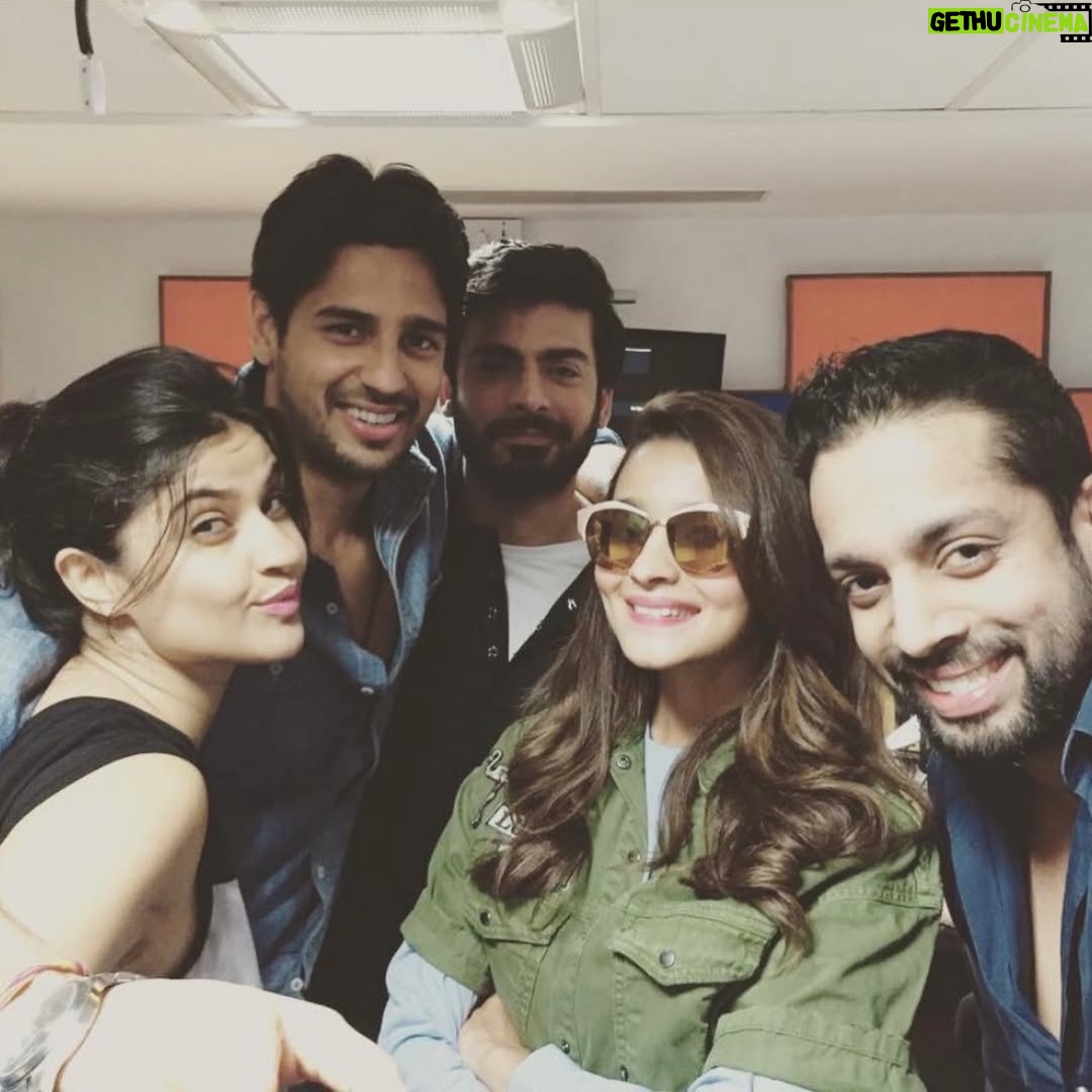 Archana - 12.3K Likes - For #2016 was a roller coster ride for sure #memories #dump part deuX
1) The Ace Queen @aishwaryaraibachchan_arb for Sarbjit
2) Corporate hosting with the @sureshraina3
3) When you can put a smile on a sporty sportsperson 
4) Lonavala waX museum with full family - here my sister and my niece 🩷🩷🤪🤪🤪😝😝 laughter riot experience because my nephew was petrified by the almost real still statues 
5) Corporate show with Sonu Angel Sood ji 
6) uff this gorgeous multi talented BOMB Artist @shraddhakapoor and me in action pose 
7) my lovely friends in PODS - parents of downs✨ 🤩😭🫶🏻🫶🏻
8) Pilates with NMS for the first time ever 💪
9) ki & ka
10) @kiranbediofficial ji in my #navi̇mumbai for a inspiring event 🫶🏻🫶🏻🫶🏻 what a FANTASTIC orator and the vigour is just unbelievable 💪💪💪
11) Ansh our monkey boy & CHAYIJEE 🌟✨💛
12) @aliaabhatt @sidmalhotra for #kapoor&sons
13) @akshaykumar we just love his energy 🌟🌟🌟 trying hard to give us that kjo/kkk pout 😝😝 
14) @amitabhbachchan 🙏🙏🙏🙏 The Nucleus of Bollywood @middayindia event
15) Me being all Sabhya in my mum in law’s classy silk suit in my everyday radioshow 🥰 
16) OMG this insanely talented heart of a friend/celebrity/host/actor/dost @manieshpaul ki 2nd movie this i think …
17) @darshanravaldz miss his studio visits 🪬🪬🪬 
18) at a Mata ki chauki @akshaysharma1 🙏🙏🙏 
19) for airlift film … my chacha and my dad came to our radio show in to recount the Gulf war saga they had to face in 1990 @laxmichand.pania @shantilal_pania 
20) for a beauty of a father daughter film - PIKU @amitabhbachchan and me on the red carpet for @filmfare - in an embrace to share my admiration and gratitude for such heart melting AS ALWAYS OUTSTANDING performance by the God of Cinema 🫶🏻🫶🏻🫶🏻🫶🏻🫶🏻