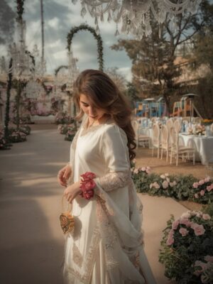 Areeba Habib Instagram - 🌸Bloom.
@mariaasajjadofficial
@momentosbymahnoor
@gul.co_