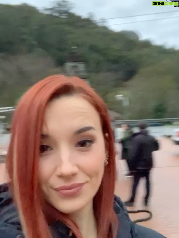 Aria Bedmar - 6.9K Likes - ✨Hoy es el día internacional del actor y la actriz✨

En esta etapa de mi vida mi mente, mi cuerpo y mi alma viven conectados en el rol de madre cada minuto del día, pero no se me olvida de donde vengo.

Vengo del escenario, de las posibilidades infinitas de vida, del aplauso, del silencio y del telón. Gracias vida por regalarme ese tesoro.

Feliz día, hermanas y hermanos de profesión 🎭