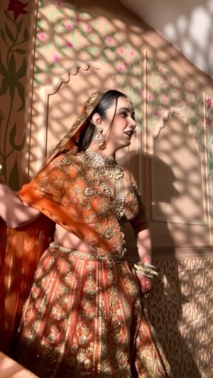 Arohi Khurana Instagram - Sochri hu in harkton ka part 2 bhi daaldu🤣