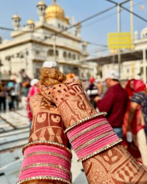 Arohi Khurana Instagram - Dream completed ✔️ ❤️
.
.
.
#arohikhurana #arohians #goldentemple #amritsar #jalandhar #punjab