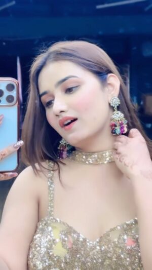 Arohi Khurana Instagram - ✨