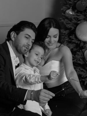 Arpi Gabrielyan Instagram - Նոր Տարի… 2026 ✨
Նոր երազանքներ, որոնք արժանի են իրականություն դառնալու…🤍🙏🏻