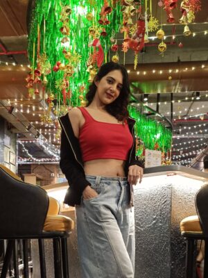 Arshin Mehta Instagram - Celebrate Christmas with your loved ones family and friends only at @sthambabrewery. An amazing Xmas vibe and decor🧑🏻‍🎄🎄✨🎅🏻 . Can’t miss it guys . 
❤️💚❤️💚❤️💚…. Hohohohoho… merry brewery 🍻🍺🍓🍒🍇🥰🤭

#arshinmehta @sthambabrewery #mumbai #oshiwara