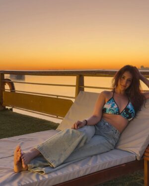 Arshin Mehta Instagram - Just a normal day on the Nile River 🚢 
#travelblogger #travelreels #arshinmehta #luxor #nilecruise #egypt #fashionstyle