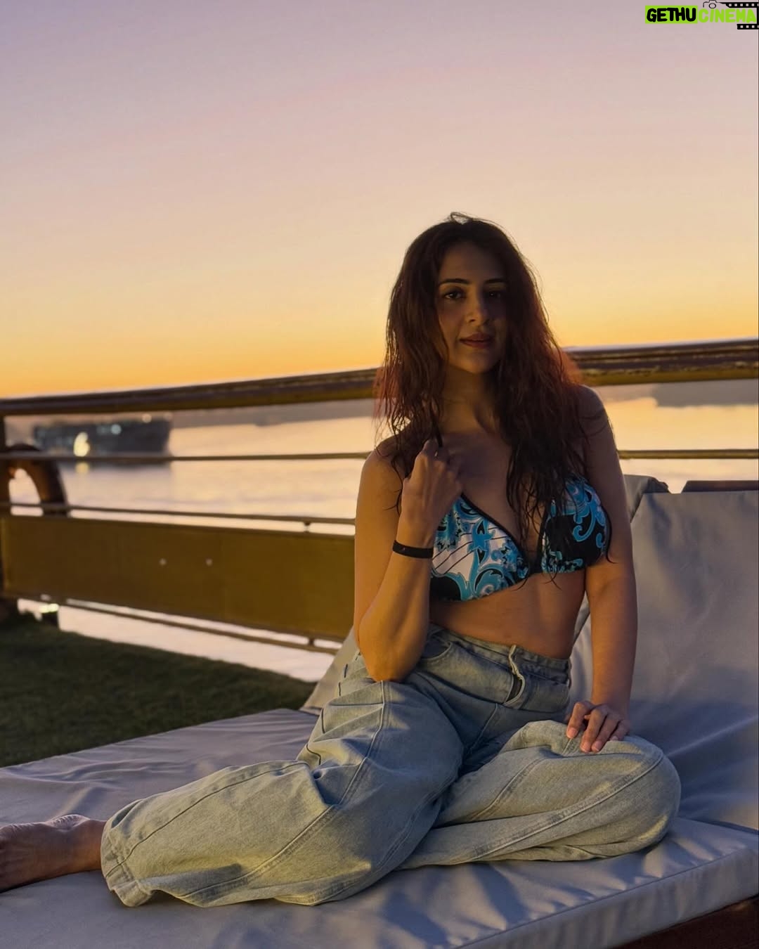 Arshin Mehta - 9.1K Likes - Just a normal day on the Nile River 🚢 
#travelblogger #travelreels #arshinmehta #luxor #nilecruise #egypt #fashionstyle