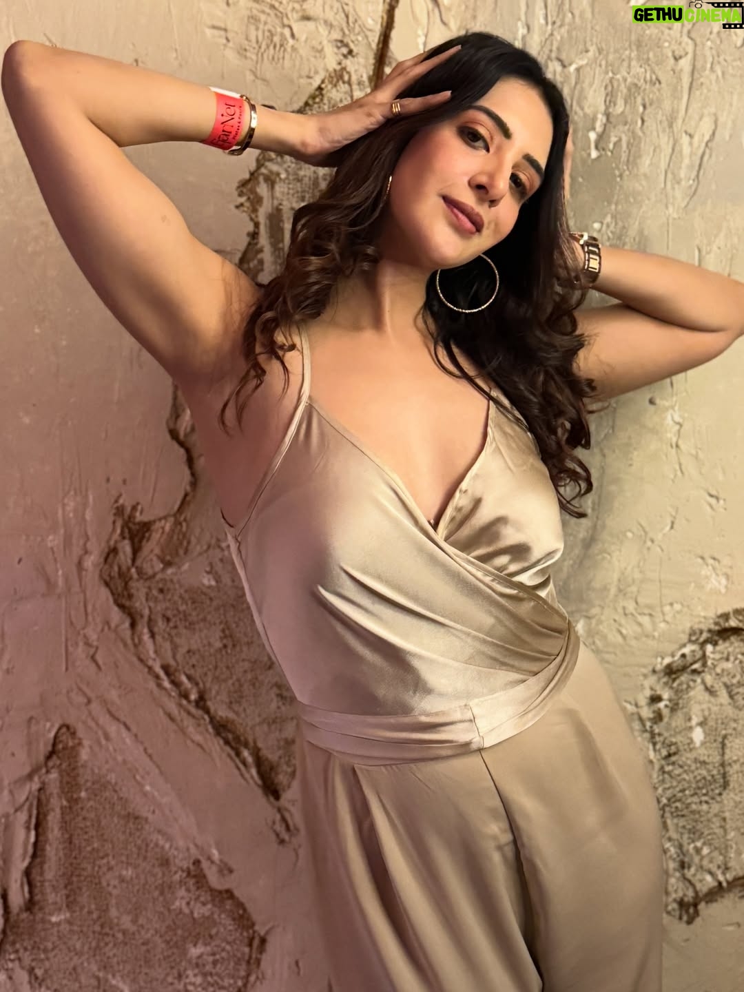 Arshin Mehta - 8.3K Likes - Just a friend taking pictures of me last nite 😉📸💕… did a pretty good job 🥰😋

#event #arshinmehta #mumbai 

[ party, Bollywood , event, actress, music launch, Kiara , Mumbai ]