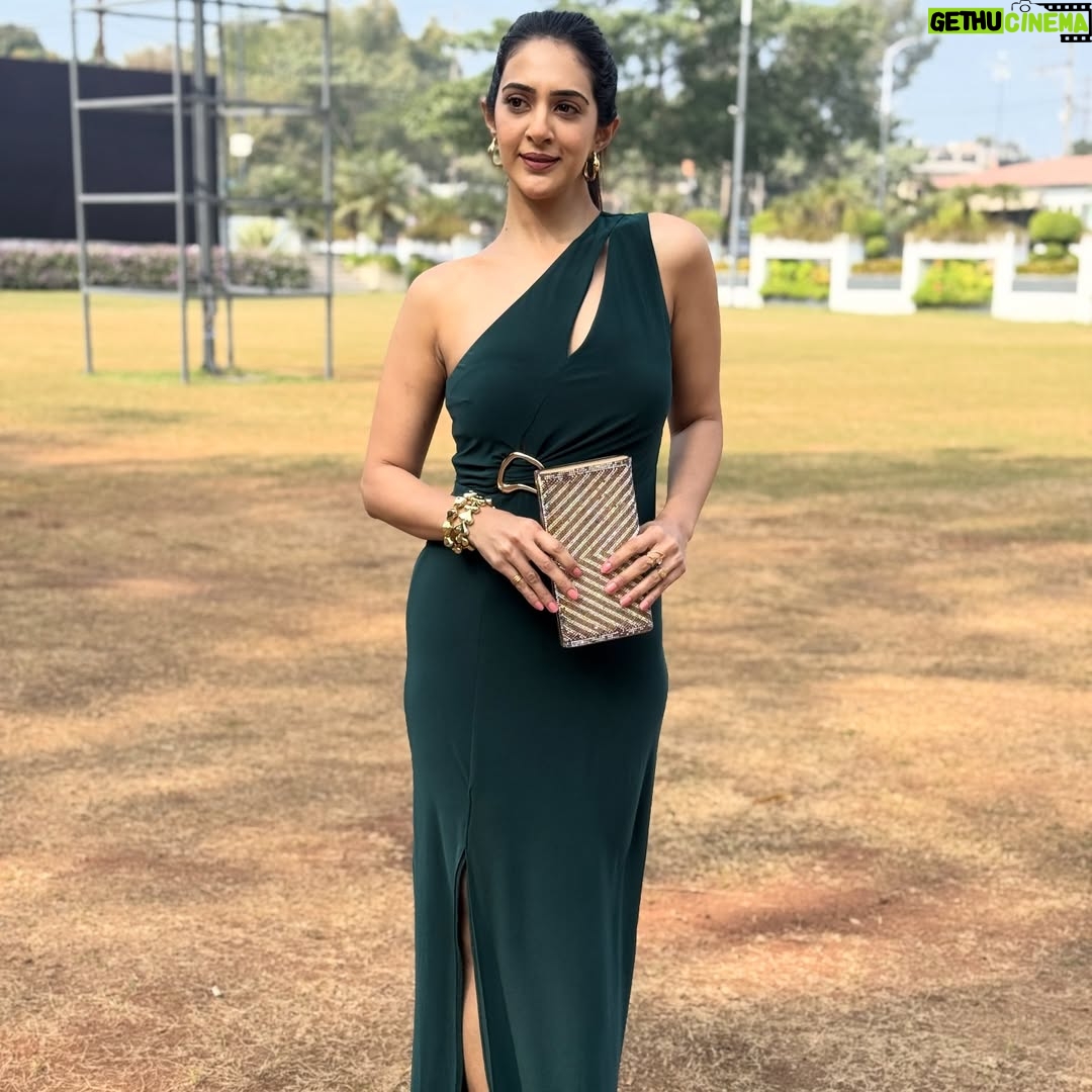 Arshin Mehta - 1.8K Likes - 👗 

#arshinmehta shoot, Indore, series